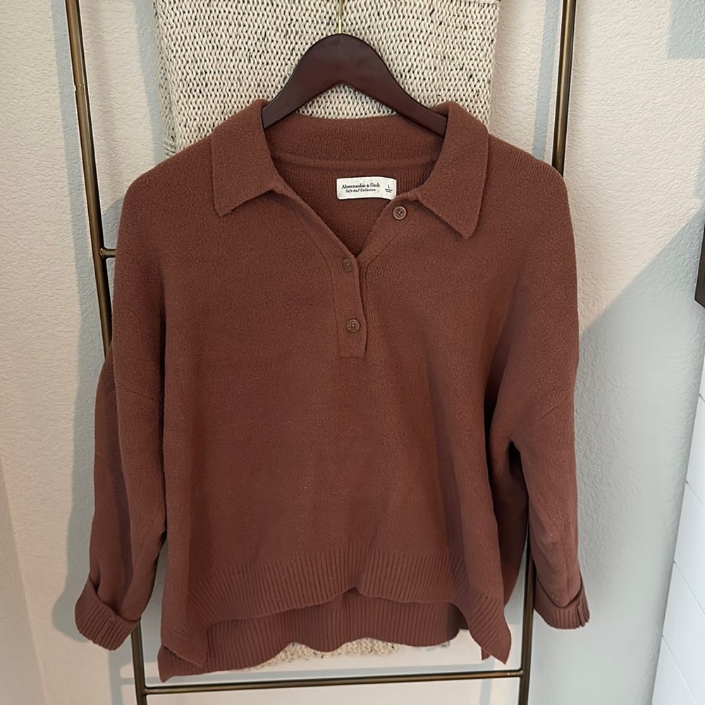 ABERCROMBIE & FITCH SWEATER
